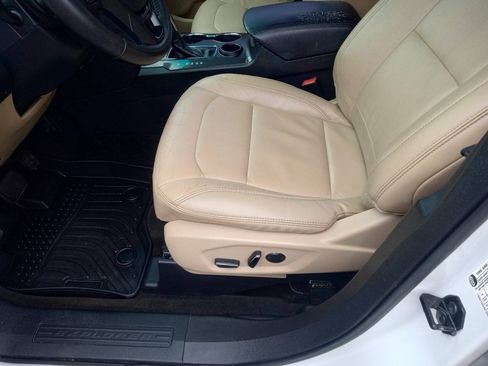 Used 2016 Ford Explorer XLT w/ Equipment Group 202A FWD image 10