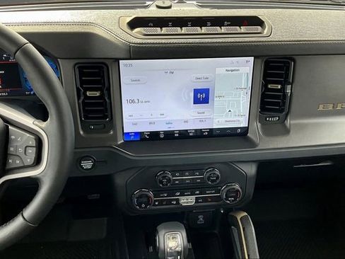 New 2025 Ford Bronco Badlands image 7