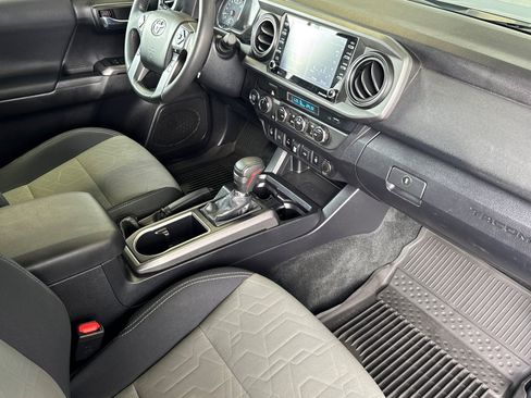 Certified 2021 Toyota Tacoma TRD Off-Road w/ Technology Package AWD/4WD image 14