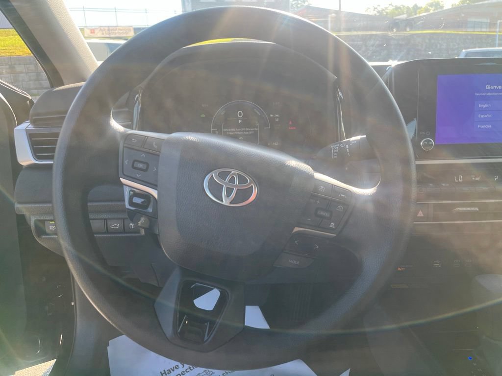 Used 2025 Toyota Camry LE FWD image 9