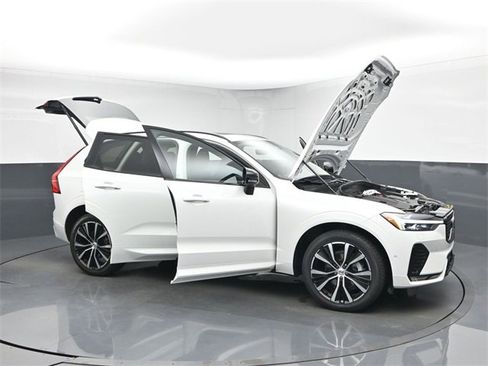 Used 2023 Volvo XC60 B5 Plus w/ Climate Package image 52