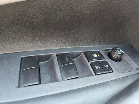 Used 2023 Toyota Corolla SE FWD image 32