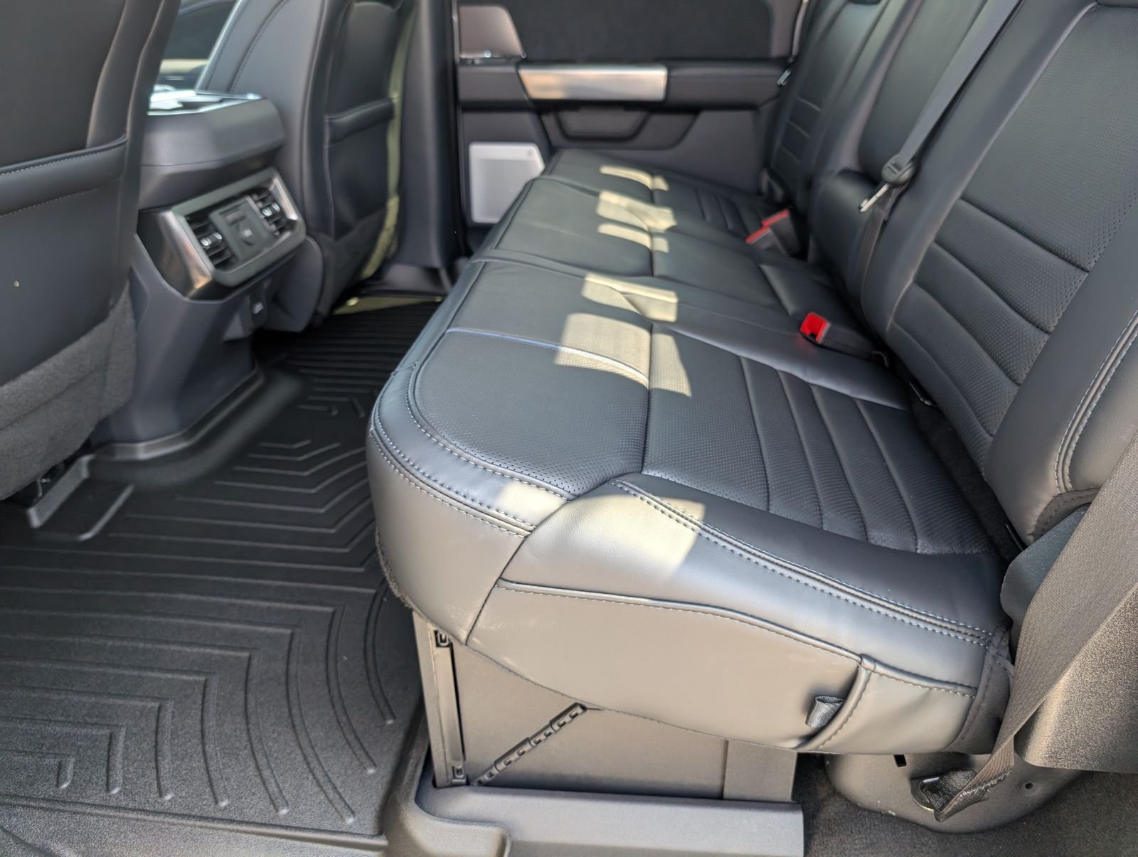 New 2026 Ford F250 Platinum w/ FX4 Off-Road Package AWD/4WD image 29
