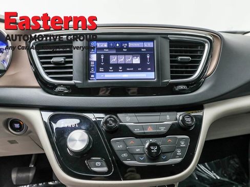 Used 2024 Chrysler Voyager LX image 12