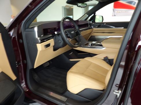 Used 2025 Cadillac Escalade IQ Luxury 2 AWD/4WD image 10