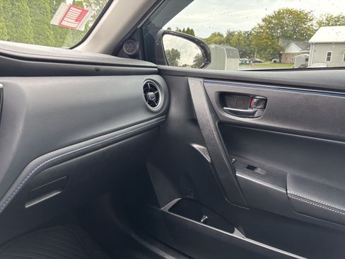 Used 2018 Toyota Corolla SE w/ Carpet Mat Package (TMS) FWD image 23