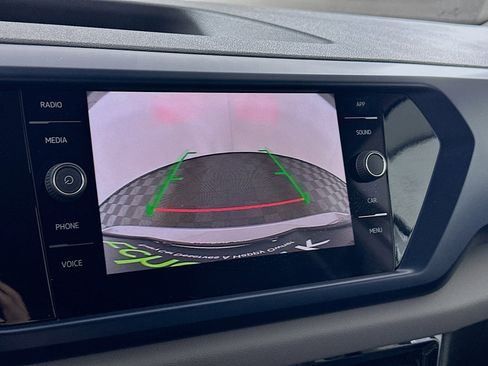 Used 2023 Volkswagen Taos SE w/ Panoramic Sunroof Package image 22