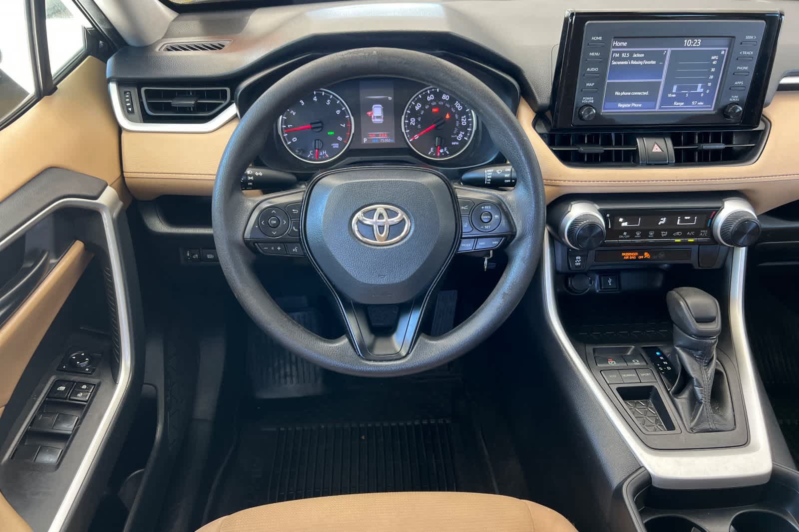 Used 2021 Toyota RAV4 LE FWD image 14