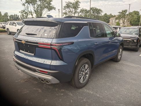 New 2026 Chevrolet Traverse LT w/ Driver Confidence Package image 8