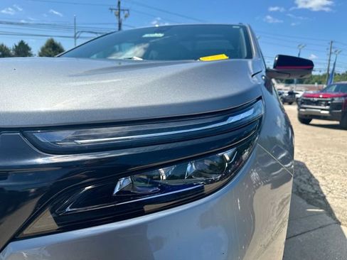 Used 2024 Chevrolet Equinox Premier AWD/4WD image 53