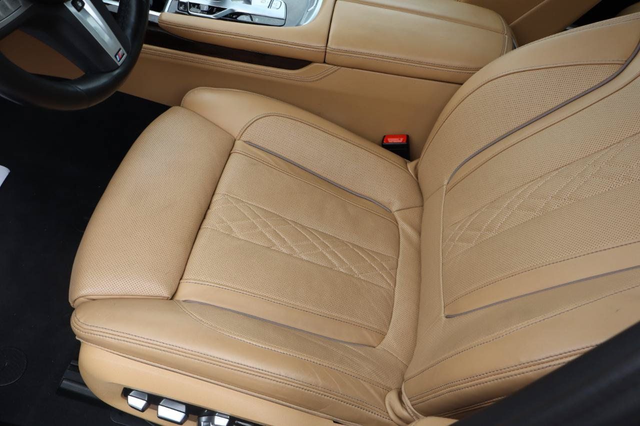 Used 2022 BMW 750i xDrive w/ Executive Package AWD/4WD image 9