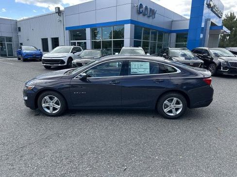 Certified 2025 Chevrolet Malibu LS image 2