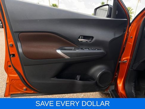 Used 2023 Nissan Kicks SR FWD image 5