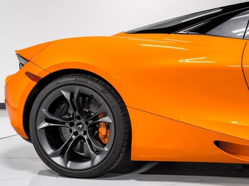 Used 2023 McLaren 720S Spider image 49