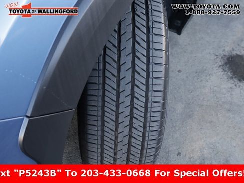 Used 2024 Subaru Crosstrek 2.0i Premium image 4