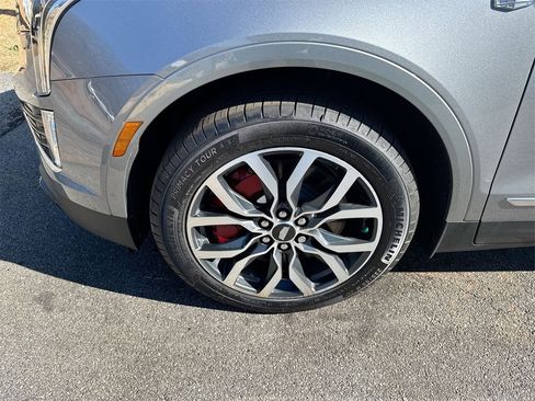 Used 2025 Cadillac XT5 Sportv w/ LPO, Floor Liner Package image 12