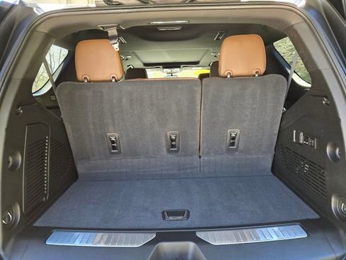 Used 2023 Chevrolet Tahoe High Country image 5