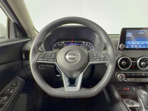 Used 2025 Nissan Sentra SV FWD image 10