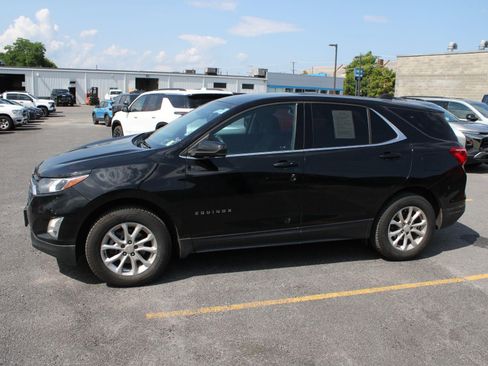 Used 2020 Chevrolet Equinox LT w/ Driver Convenience Package AWD/4WD image 5