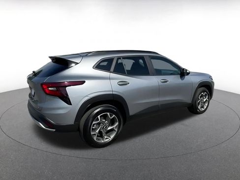 Used 2025 Chevrolet Trax LT w/ LT Convenience Package image 15