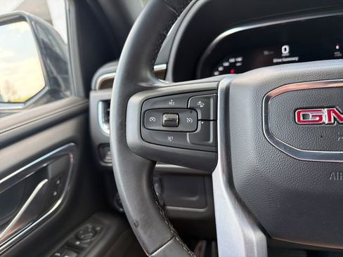Used 2023 GMC Yukon SLE AWD/4WD image 14