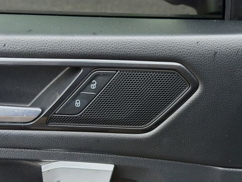 Used 2022 Volkswagen Tiguan SE R-Line FWD image 23
