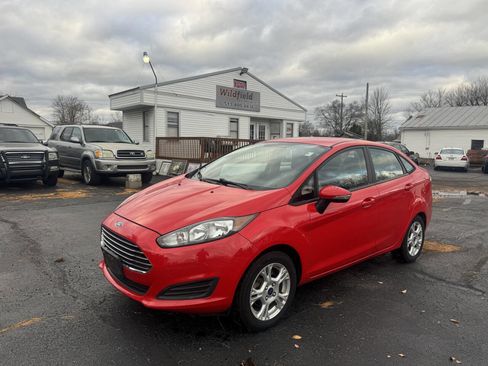 Used 2014 Ford Fiesta SE image 1