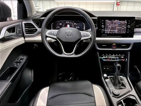 Certified 2025 Volkswagen Taos SEL w/ Black Wheel Plus Package AWD/4WD image 8