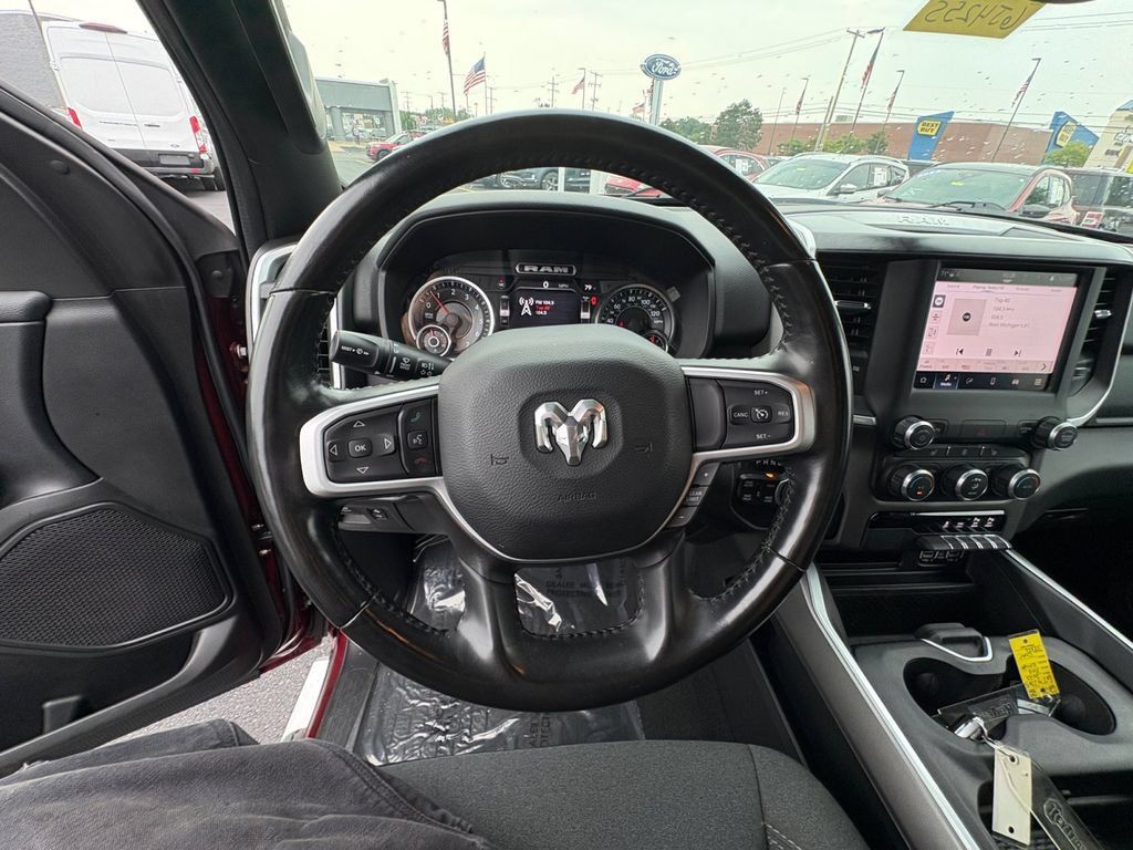 Used 2022 RAM 1500 Big Horn AWD/4WD image 11