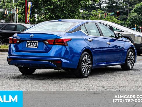 Used 2025 Nissan Altima 2.5 SV FWD image 6