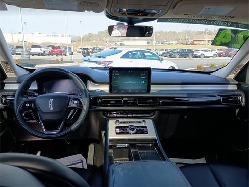 Used 2024 Lincoln Aviator Premiere w/ Premium Package image 10