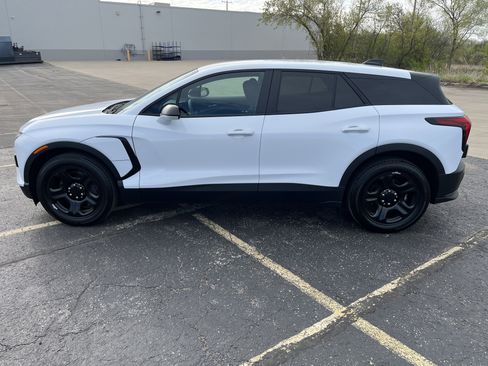 Used 2025 Chevrolet Blazer EV AWD Police image 3