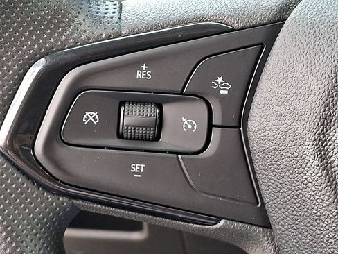Used 2025 Chevrolet TrailBlazer LT AWD/4WD image 21