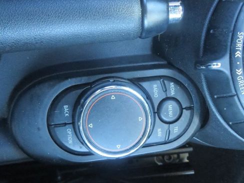 Used 2016 MINI Cooper S image 18