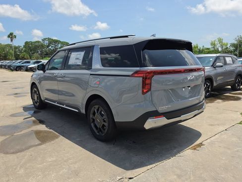 New 2026 Kia Carnival SX FWD image 5