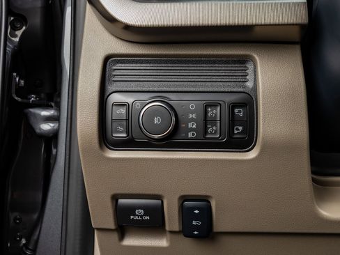 Used 2026 Ford F450 Platinum w/ Platinum Plus Package image 22