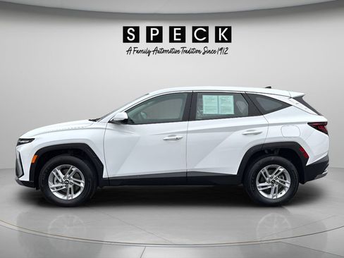 Certified 2025 Hyundai Tucson SE AWD/4WD image 2