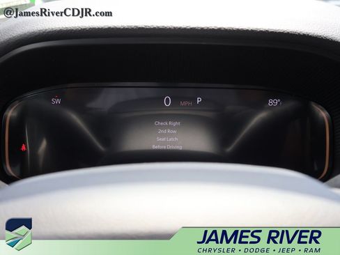 Used 2024 Jeep Wagoneer Series II w/ Flexible Seating Group RWD image 30