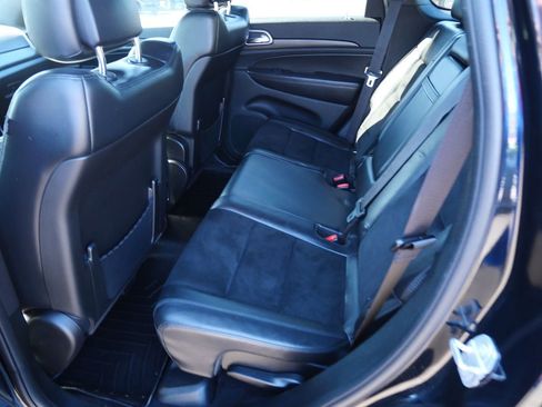 Used 2017 Jeep Grand Cherokee Altitude image 22