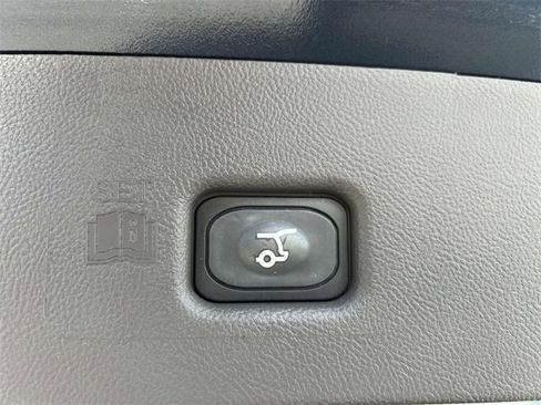 Certified 2021 Lincoln Nautilus Reserve image 9