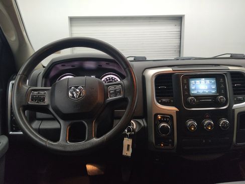Used 2020 RAM 1500 Classic SLT AWD/4WD image 22