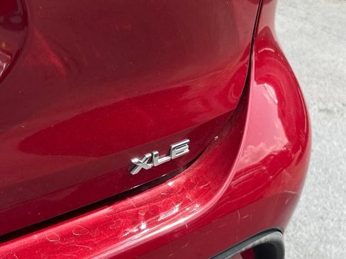 Used 2021 Toyota Highlander XLE FWD image 8