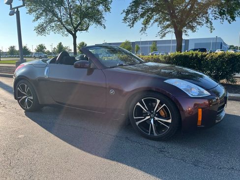 Used 2006 Nissan 350Z Grand Touring RWD image 2