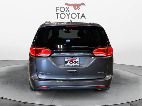 Used 2020 Chrysler Pacifica Limited image 5