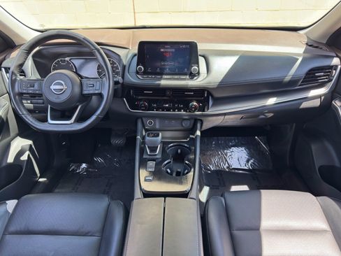 Used 2023 Nissan Rogue SV w/ SV Premium Package FWD image 12