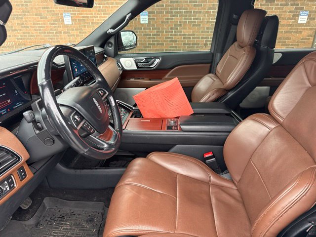 Used 2022 Lincoln Navigator Reserve w/ Equipment Group 201A AWD/4WD image 5