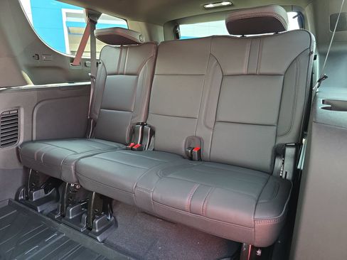 New 2026 Chevrolet Suburban RST w/ RST Capability Package AWD/4WD image 12