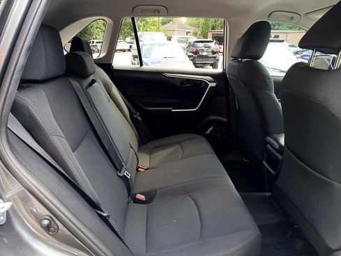 Used 2021 Toyota RAV4 LE image 13