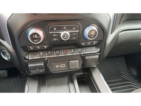 Used 2019 GMC Sierra 1500 SLT w/ SLT Premium Package AWD/4WD image 16