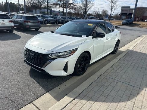 Used 2024 Nissan Sentra SR w/ SR Premium Package image 4